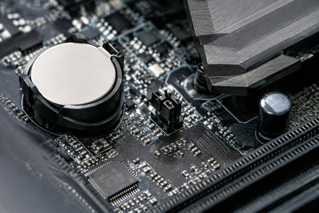 Clear CMOS jumper : à quoi sert ce cavalier sur une carte mère ?